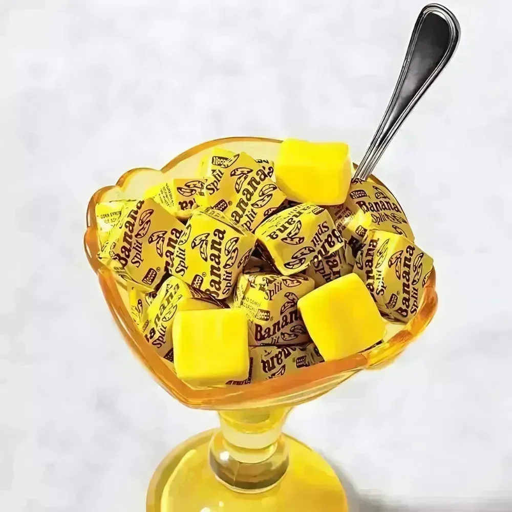 Banana Split Taffy Candy Chews: 140-Piece Box - Image 4
