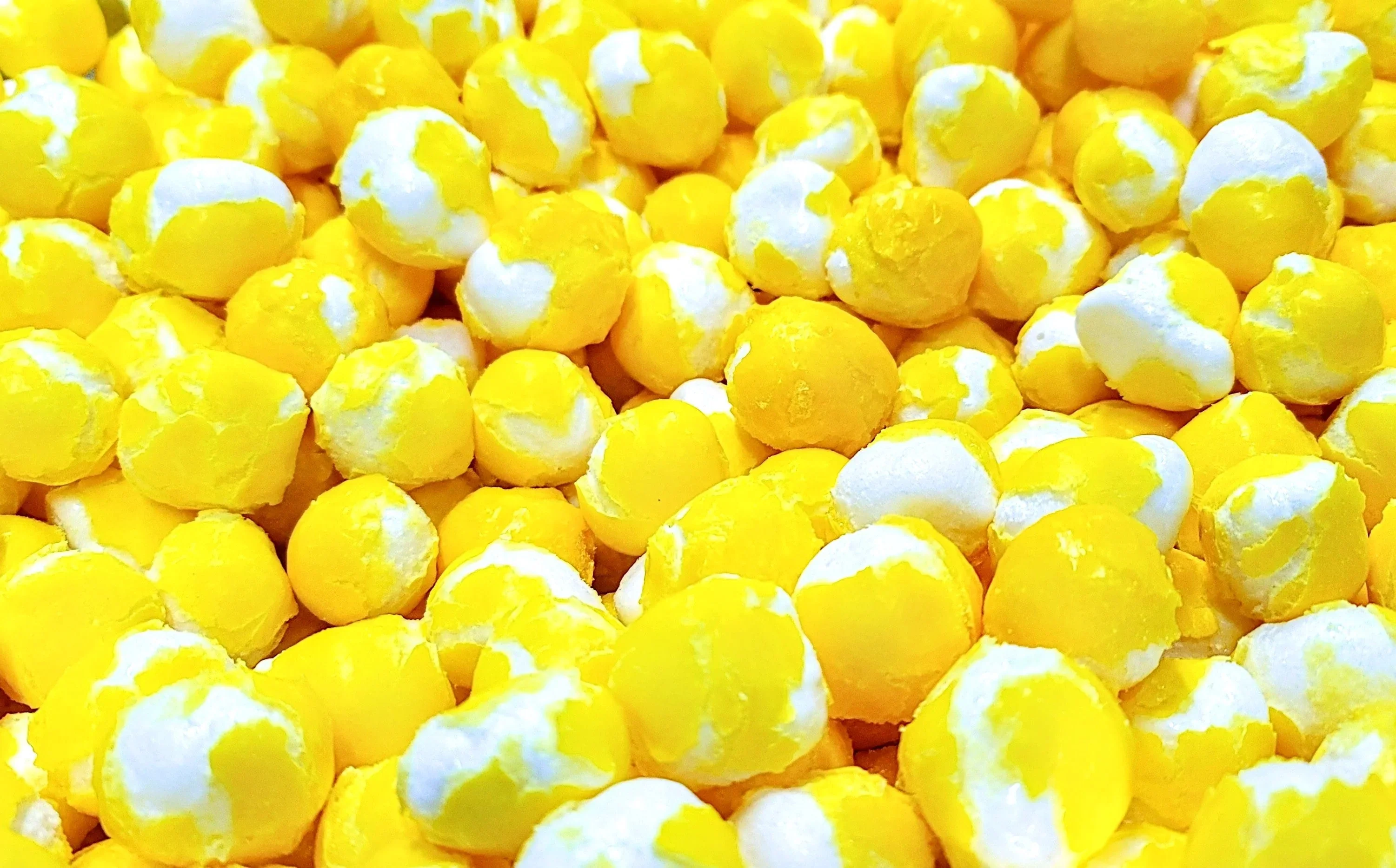 Freeze Dried Lemon Bombs Candy - Image 4
