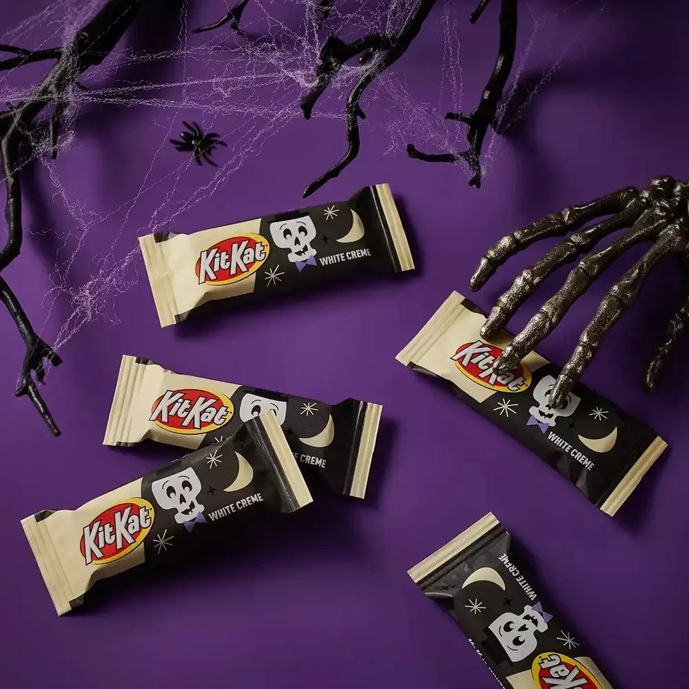 Halloween Kit Kat Breaking Bones White Creme Candy Bars: 20-Piece Bag - Image 2