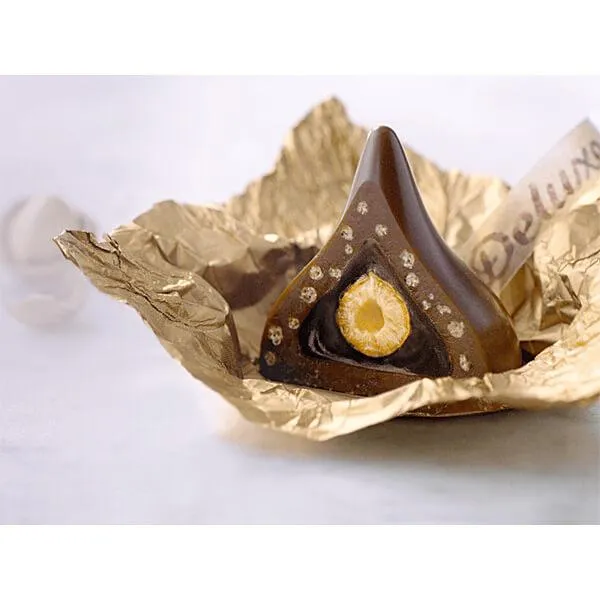 Hershey's Hazelnut Kisses Deluxe Premium Collection: 35-Piece Acrylic Gift Box - Image 2