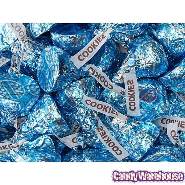 Hershey's Kisses Blue Foiled Cookies n Creme Candy: 70-Piece Bag - Image 4