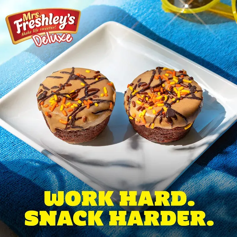 Mrs. Freshley's Deluxe Reese's Peanut Butter Flavored Cupcakes: 6-Piece Box - Image 2