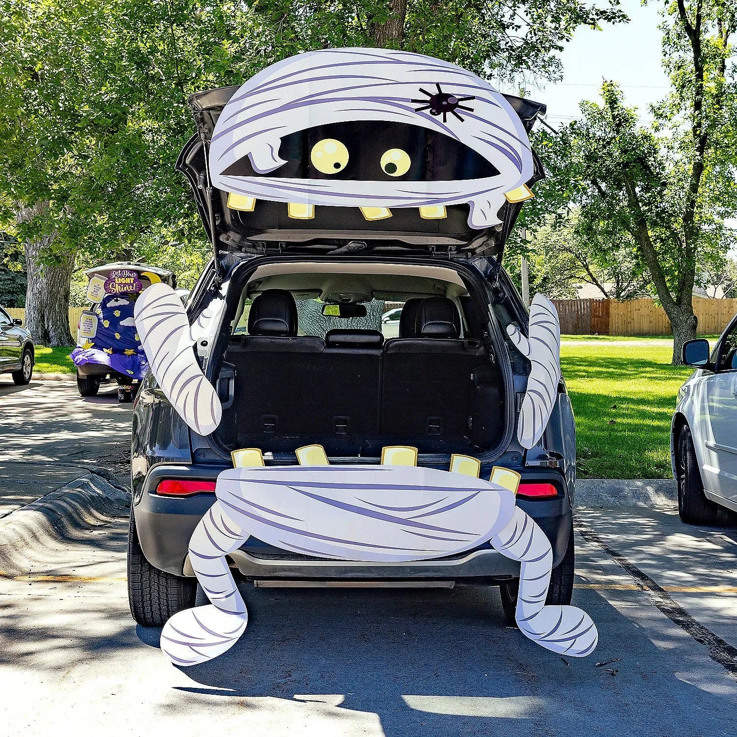 Mummy Trunk-or-Treat Decorating Kit - Image 2
