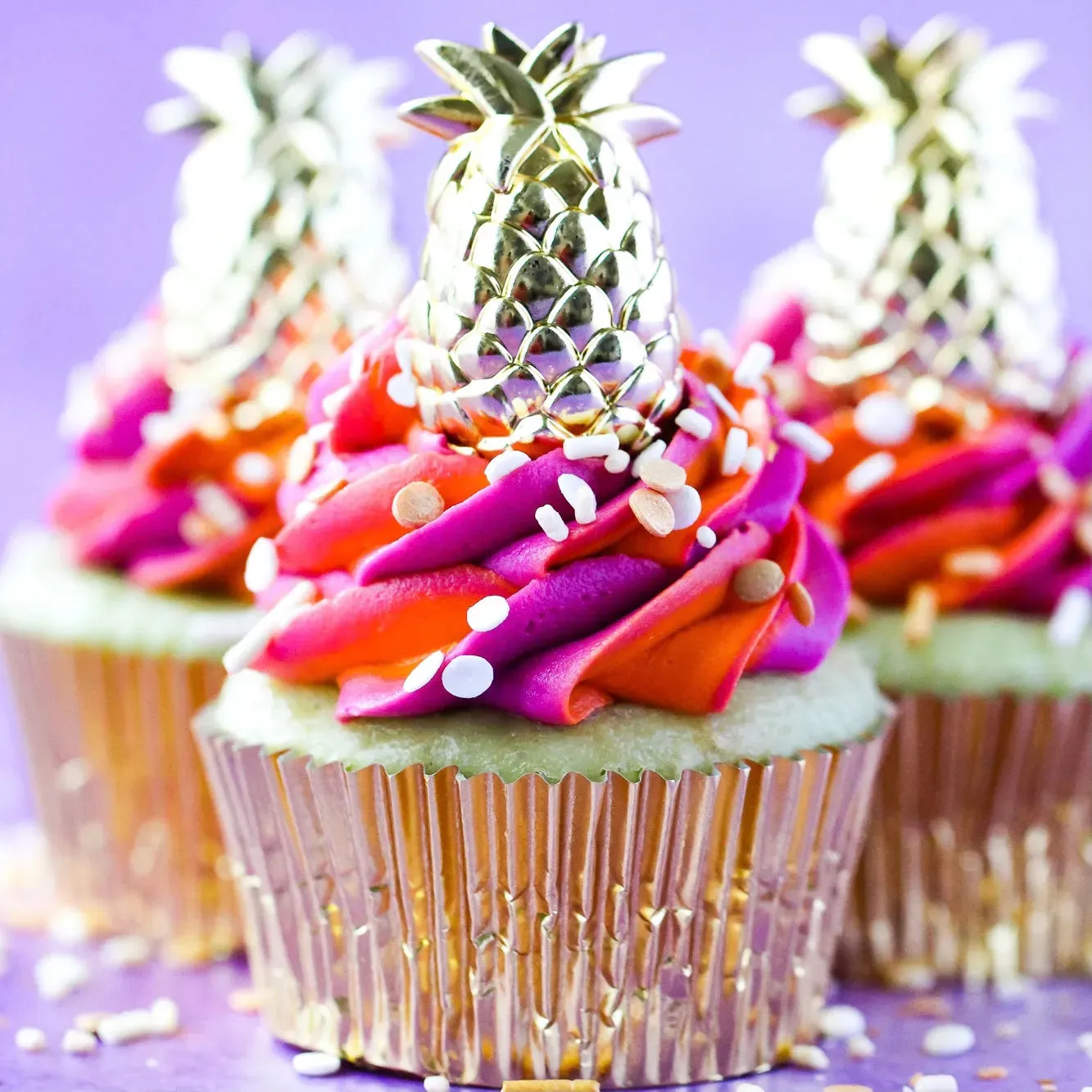 Sprinkle Pop Gold Pineapple Dessert Toppers - Image 2