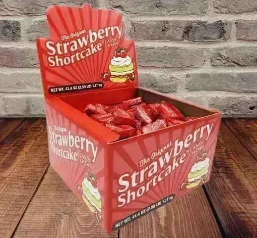 Strawberry Shortcake Taffy Candy Chews: 140-Piece Box - Image 2