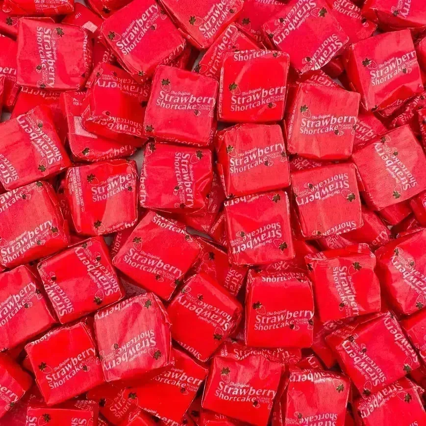 Strawberry Shortcake Taffy Candy Chews: 140-Piece Box - Image 4