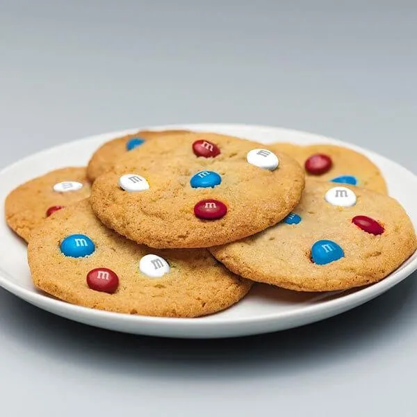 USA M&M's Candy: 62-Ounce Jar - Image 2