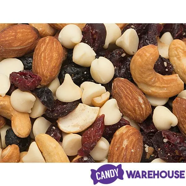 WildRoots Coastal Berry Natural Trail Mix: 26-Ounce Bag - Image 3