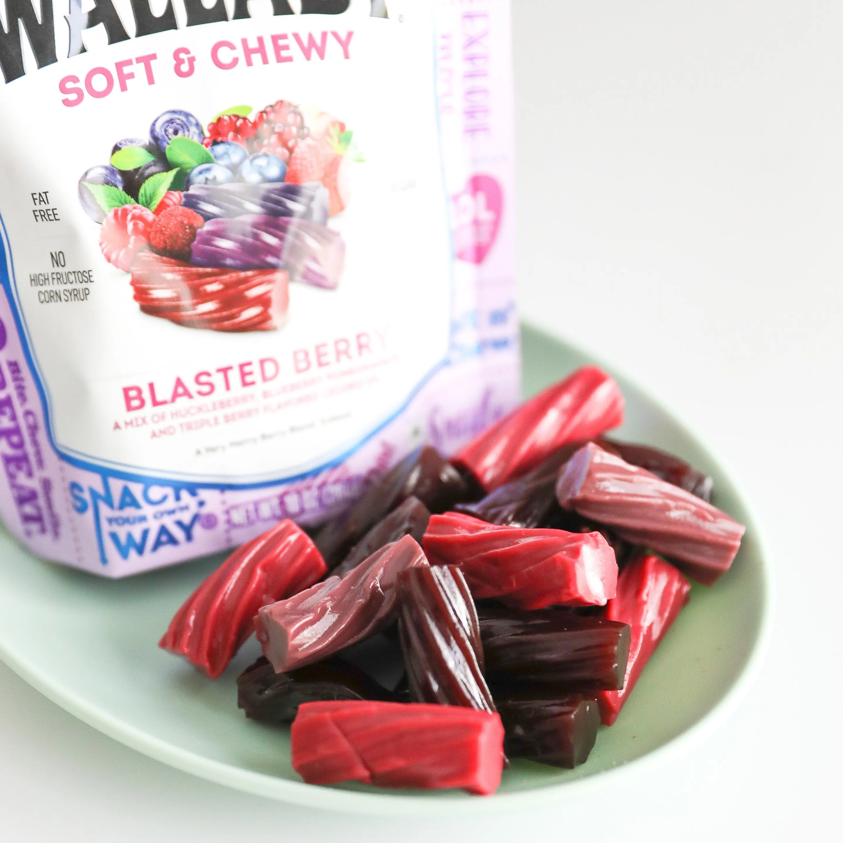 Wiley Wallaby Blasted Berry Licorice Bites : 12-Piece Case - Image 3
